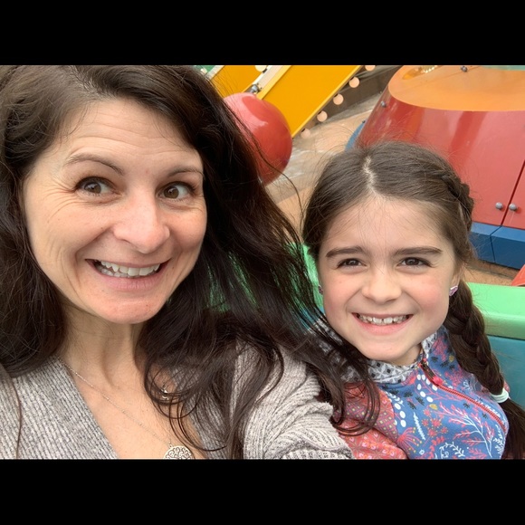 Meet your Posher, Abigail - Picture 2 of 2